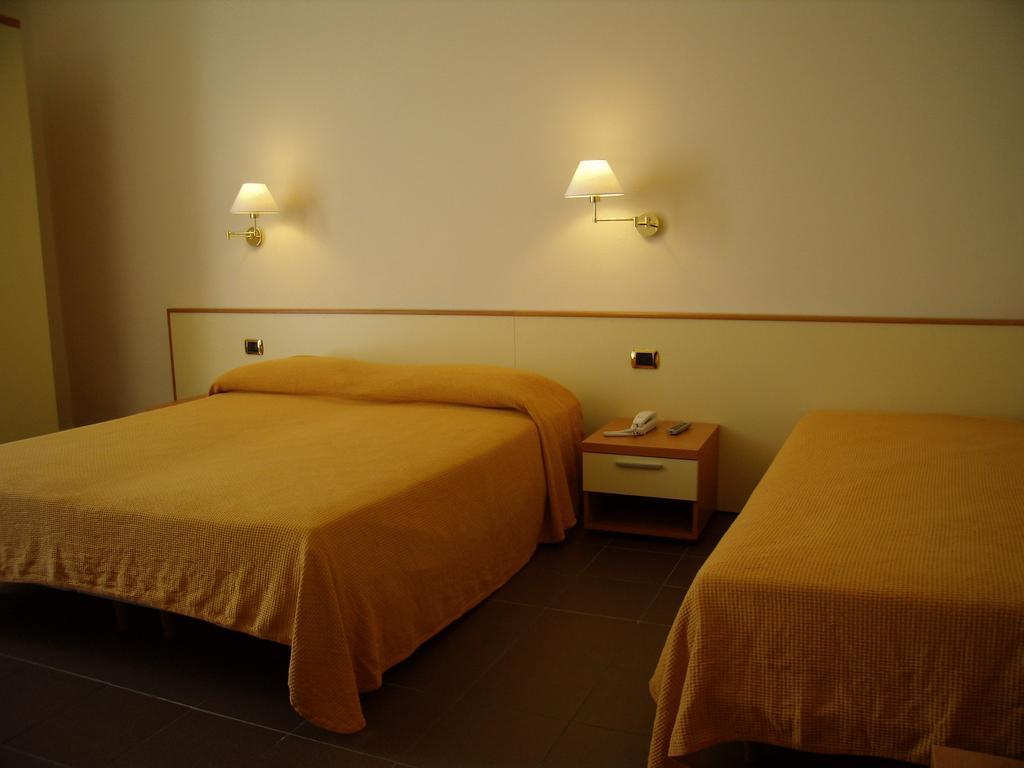 Hotel Beatrice Firenze Ruang foto