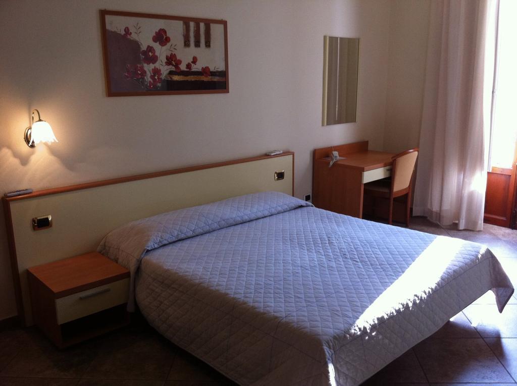 Hotel Beatrice Firenze Ruang foto